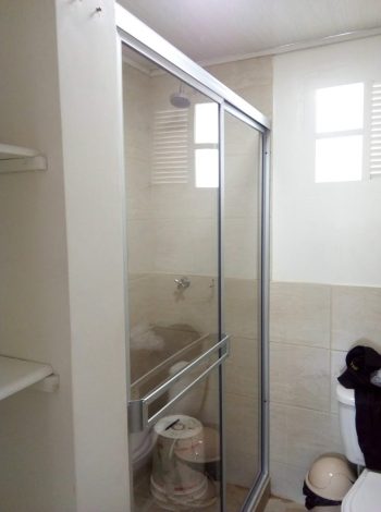 Hermosa division para baño